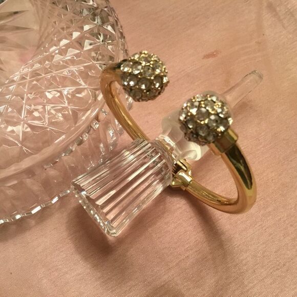 NWOT INC (Macy’s brand) Goldtone and Crystal Ball Bracelet - Picture 1 of 8
